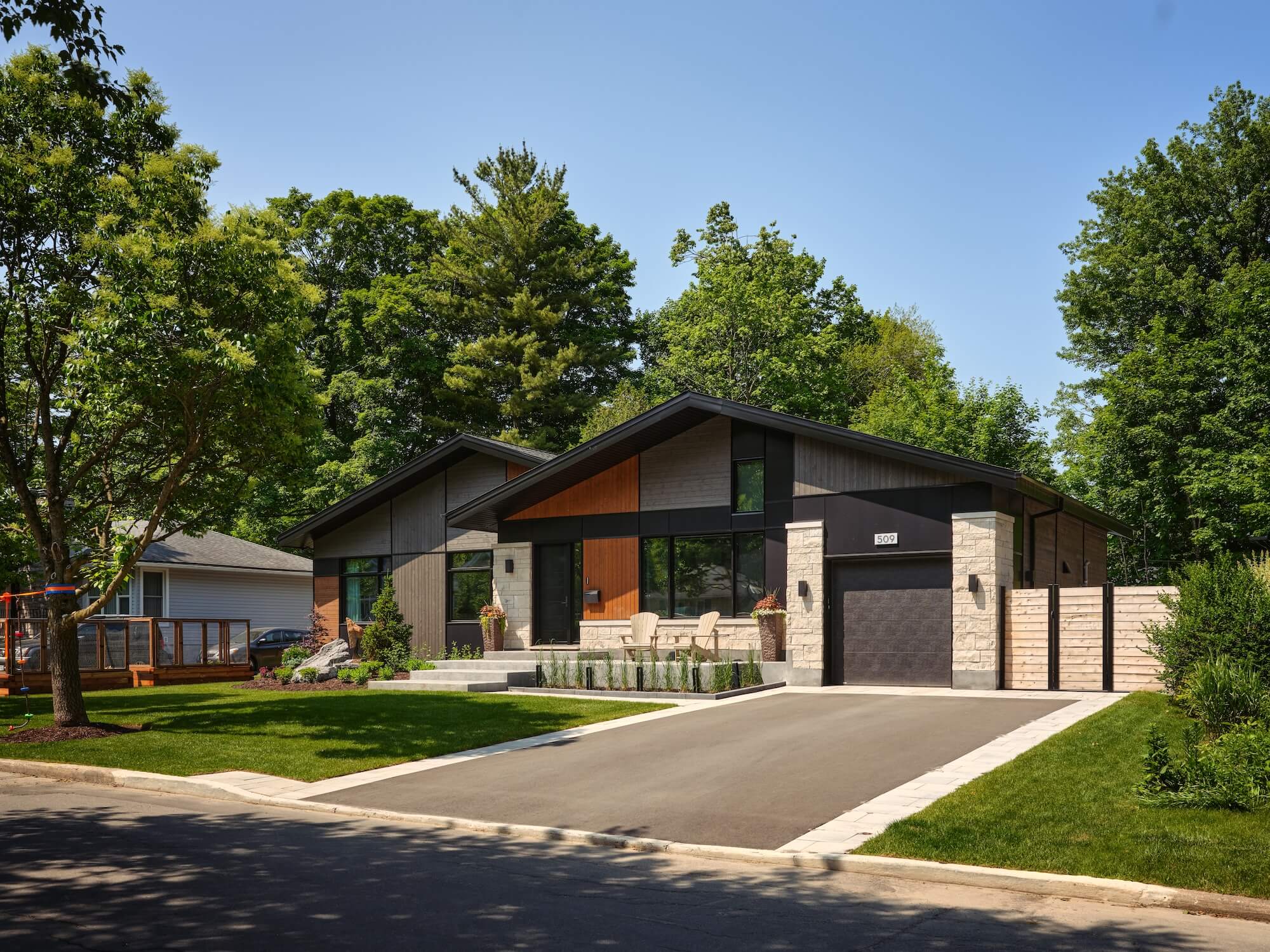 Ottawa Cunningham Park Modern house showcase in Alta Vista