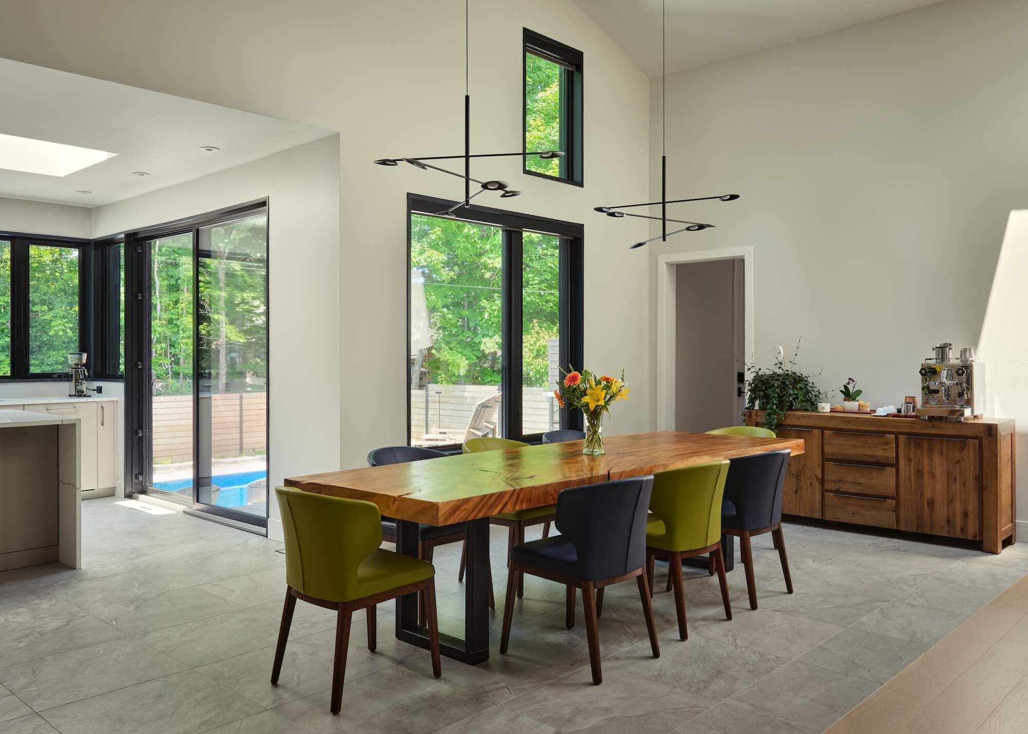 Ottawa Cunningham Park Modern house showcase in Alta Vista