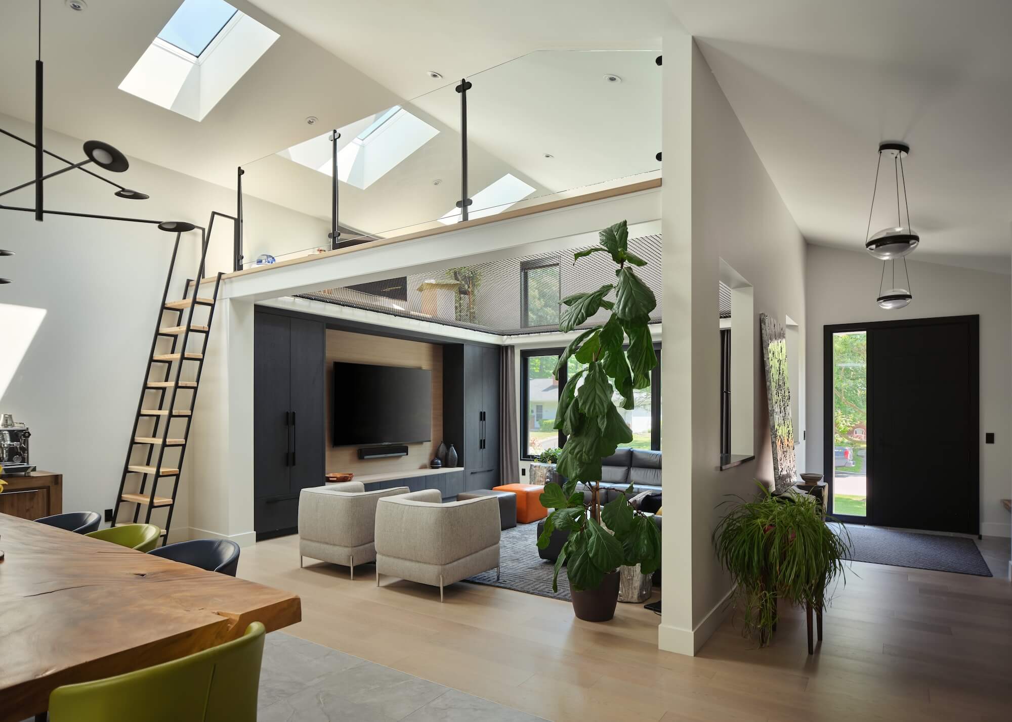 Ottawa Cunningham Park Modern house showcase in Alta Vista