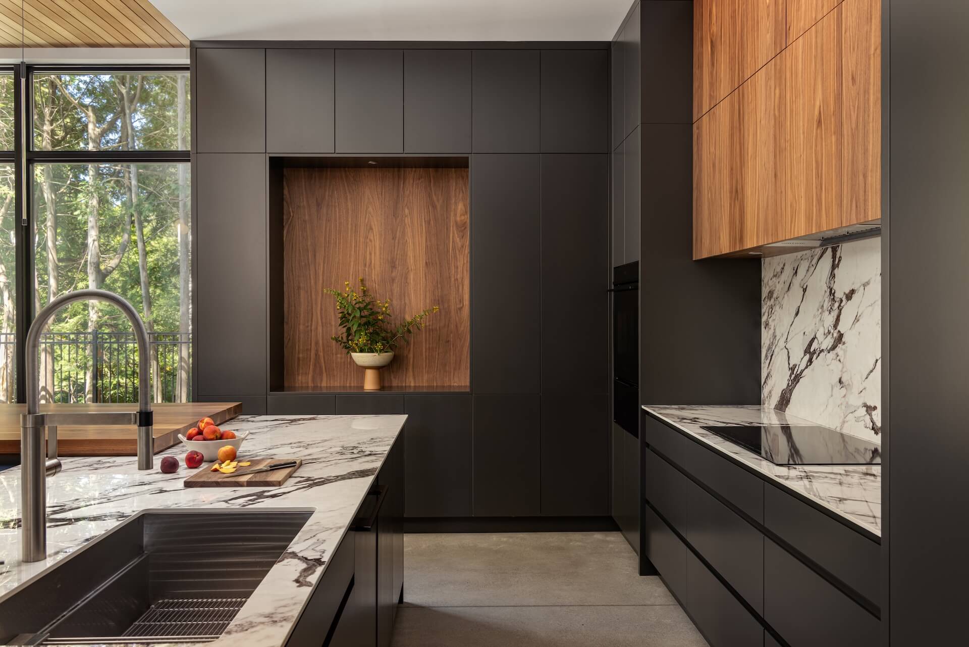 Ironspot  Modern house showcase in Colverdale