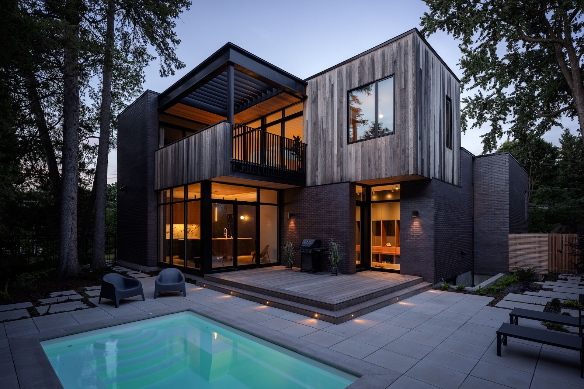 Ironspot  Modern house showcase in Colverdale