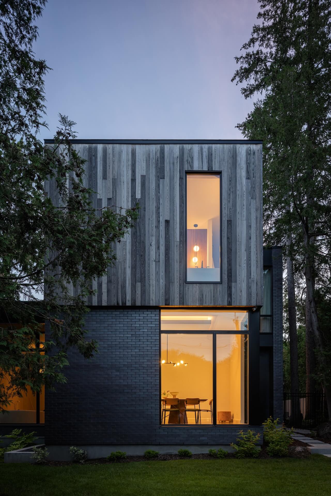 Ironspot  Modern house showcase in Colverdale