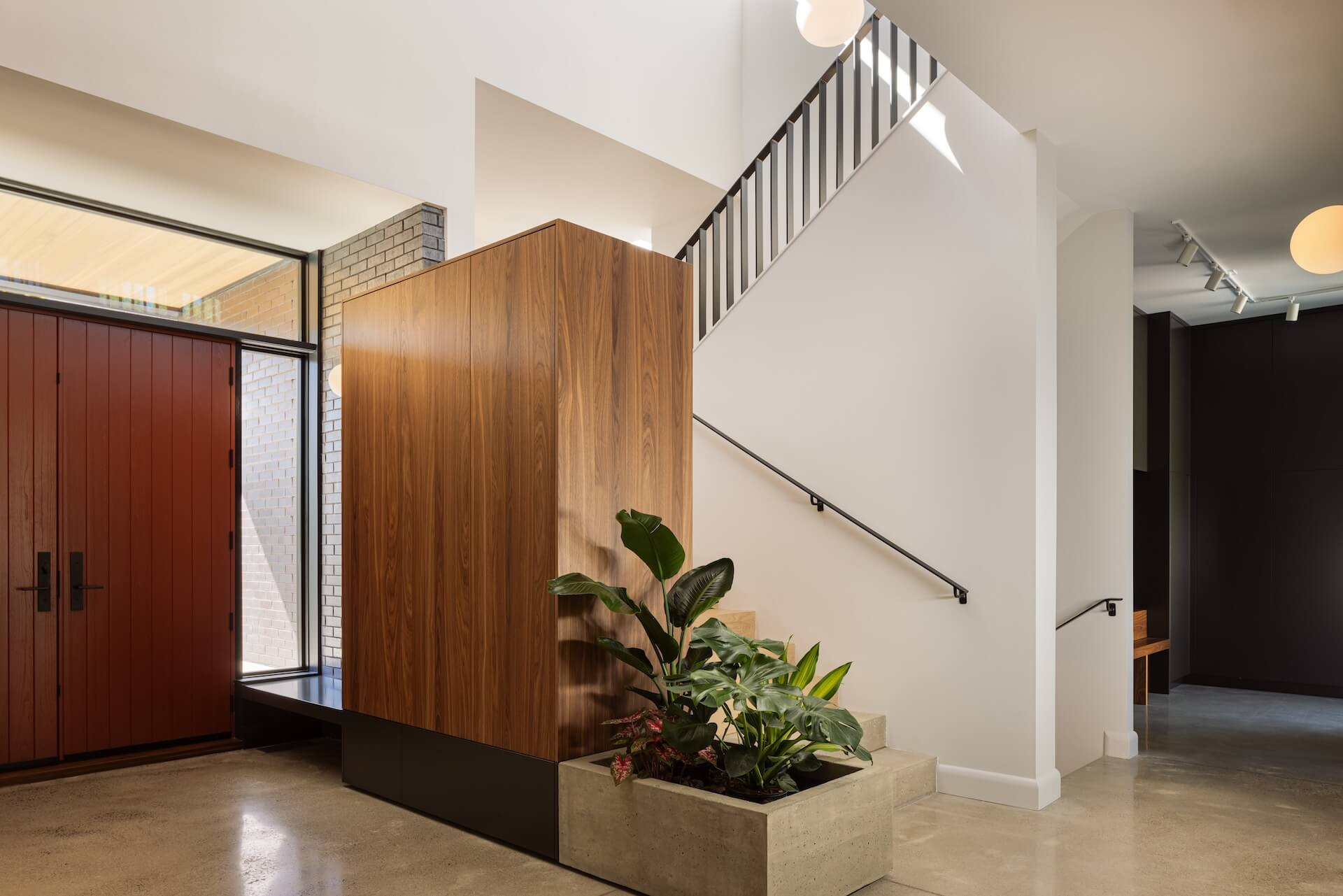 Ironspot  Modern house showcase in Colverdale