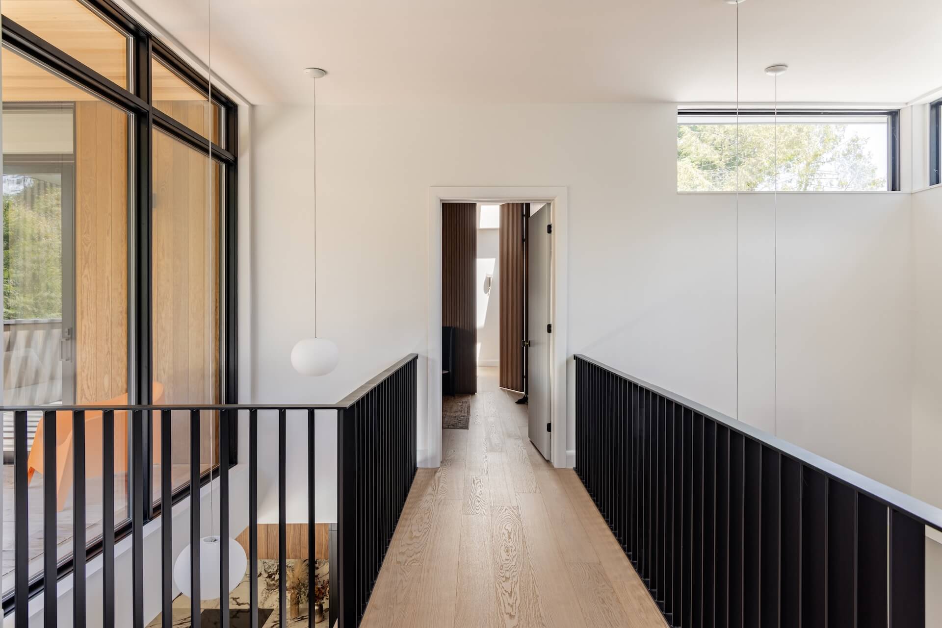 Ironspot  Modern house showcase in Colverdale