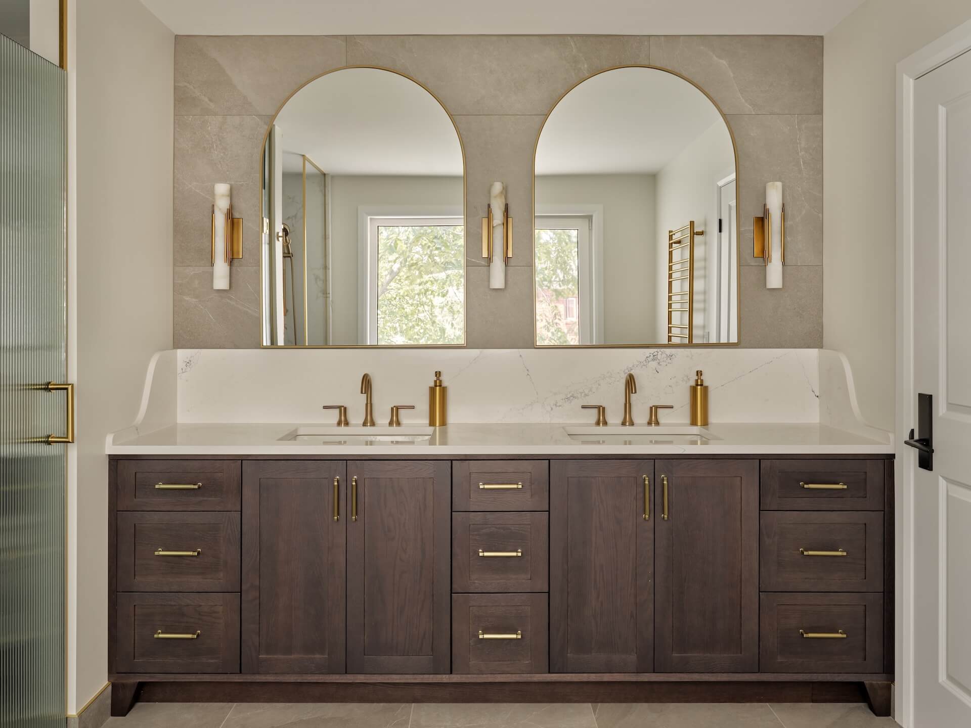 Ironspot Modern house showcase in Colverdale