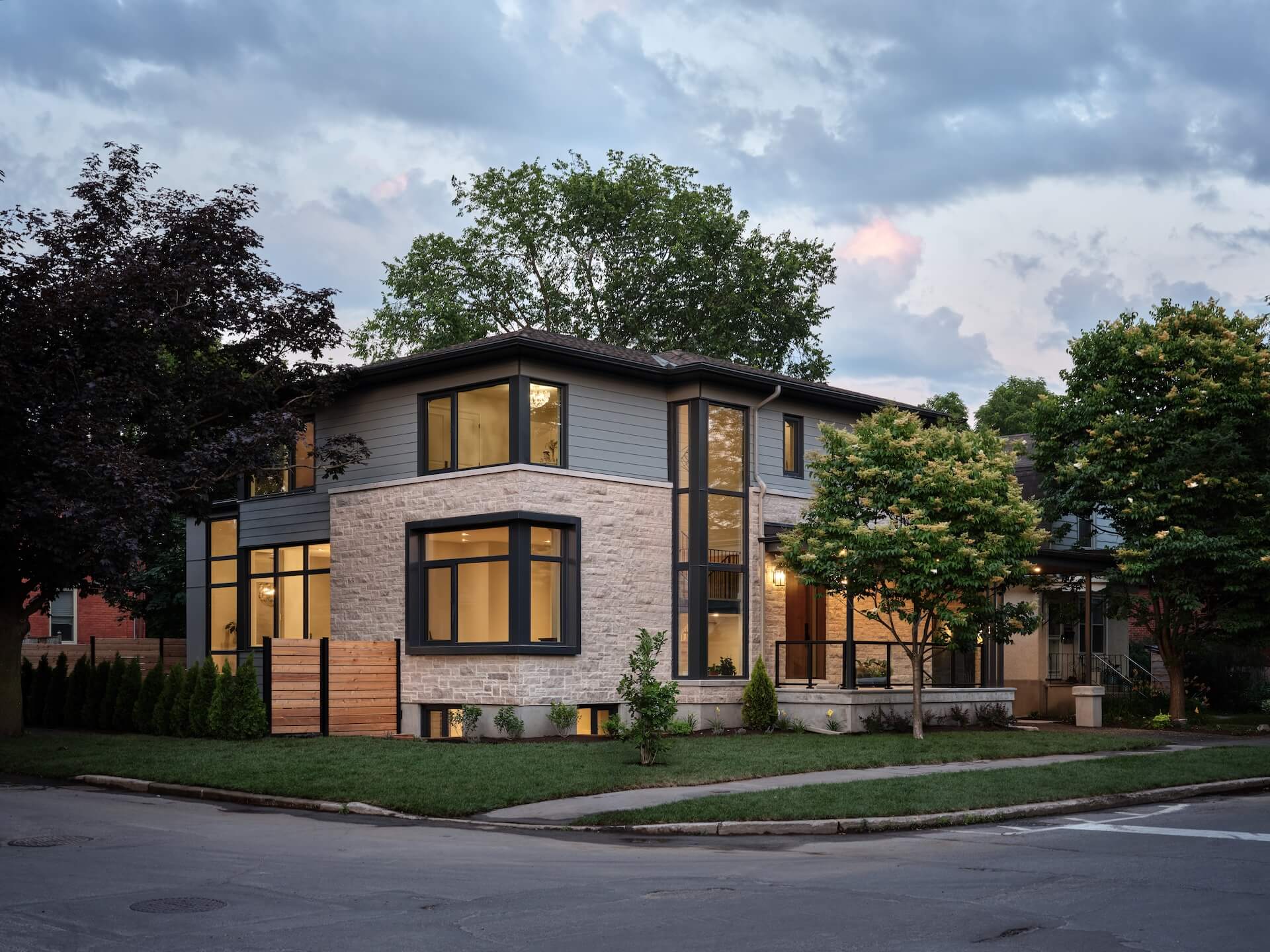 Ironspot Modern house showcase in Colverdale